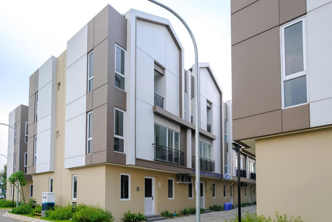 Twospaces Living At Zena Mozia Tegal  Екстериор снимка